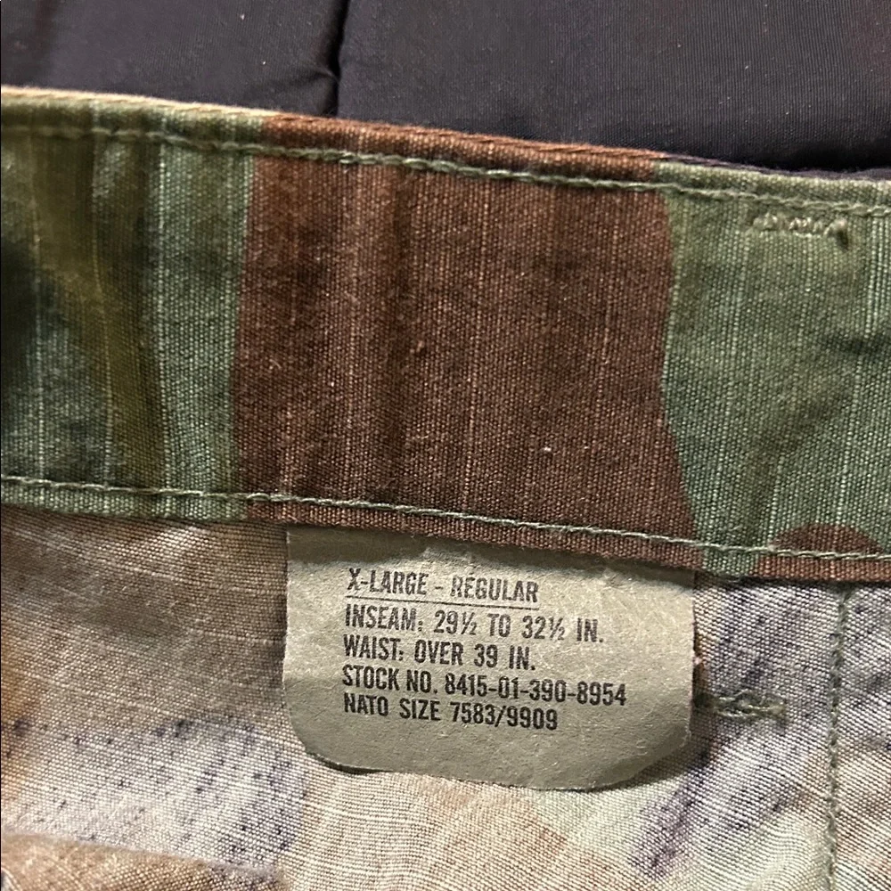 Men's Camouflage Cargo Pants - Picture 6 of 6